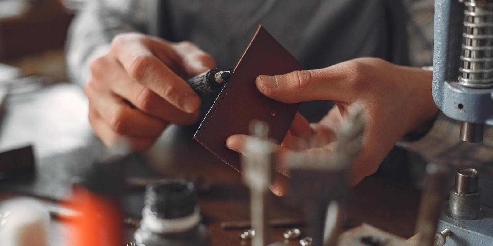 AFOMA multi-currency card